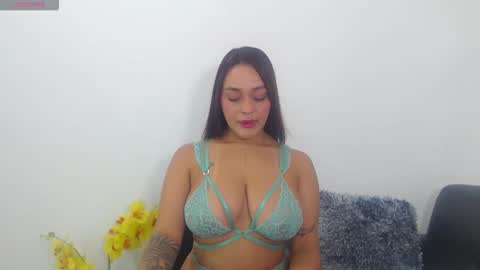 renatabrownn28 online show from May 2026 05:09:01 PM