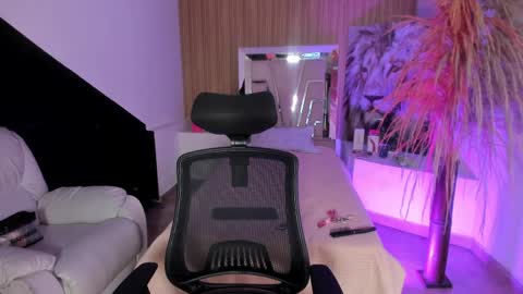 Renata online show from March 2026 04:51:01 AM