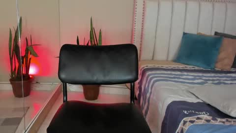      online show from March 2025 06:12:01 PM