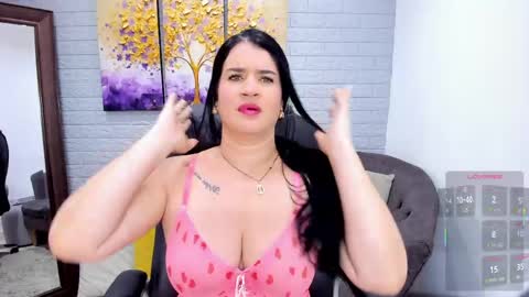 Snapshot of renataruiz_rr chatting on April 2026 12:08:02 PM online show from April 2026 12:08:02 PM