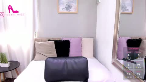 Snapshot of renataruiz_rr chatting on April 2026 12:11:02 PM online show from April 2026 12:11:02 PM