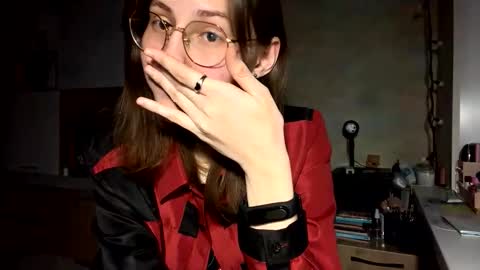 Snapshot of renayreisdorf chatting on February 2026 04:22:02 PM Mia online show from February 2026 04:22:02 PM