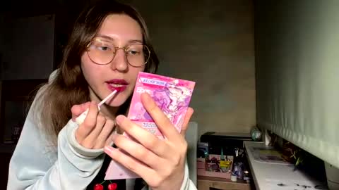 Mia online show from April 2026 04:21:02 PM