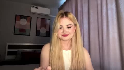 Kira online show from October 2025 12:26:01 PM