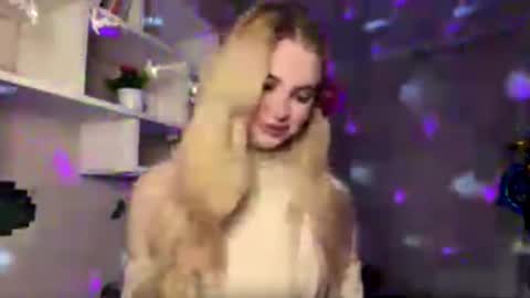 Kira online show from October 2025 03:13:01 PM