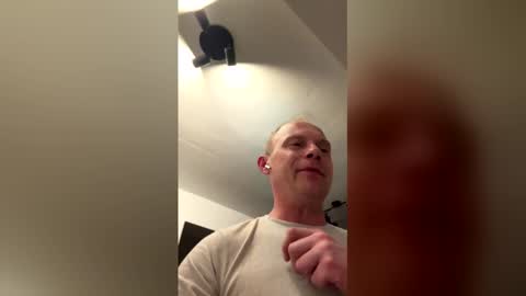 Snapshot of rene_brulee chatting on December 2025 01:23:02 AM rene_brulee online show from December 2025 01:23:02 AM