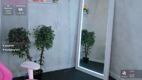 Renesmy online show from May 2026 12:06:02 AM