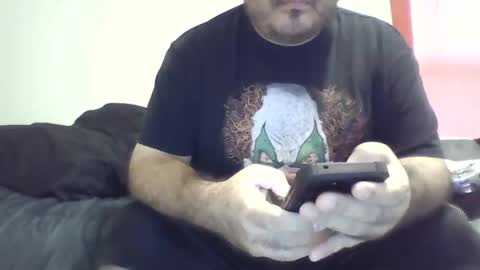 Snapshot of renz187 chatting on December 2025 06:56:02 PM Renz online show from December 2025 06:56:02 PM