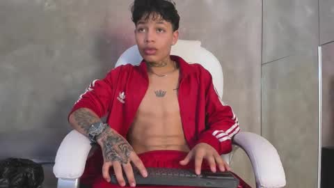 Ren online show from December 2025 07:53:02 PM