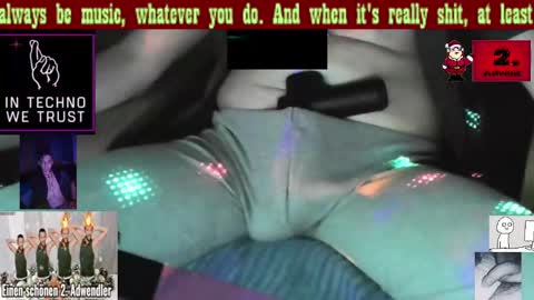 Snapshot of revilo80 chatting on December 2024 12:40:02 AM revilo80 online show from December 2024 12:40:02 AM