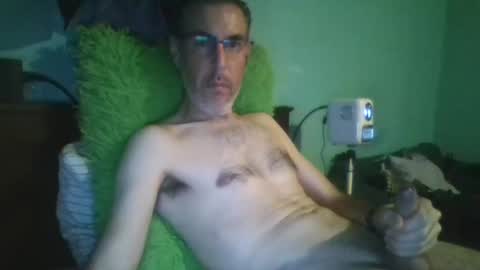 reyes_albert2006 online show from September 2025 11:43:01 AM