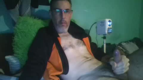 reyes_albert2006 online show from November 2025 01:00:02 PM