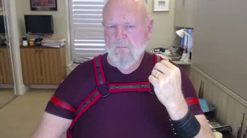 rfreitag01 online show from November 2025 08:21:01 PM