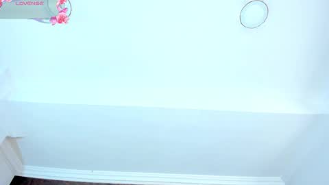 Snapshot of rianamanson chatting on September 2025 04:39:01 PM Riana online show from September 2025 04:39:01 PM