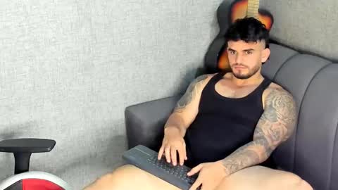 ricardogonzalez666 online show from October 2025 12:05:02 AM