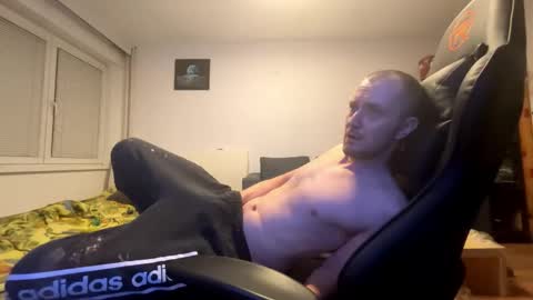Snapshot of ricciardio chatting on November 2025 06:35:01 PM ricciardio online show from November 2025 06:35:01 PM