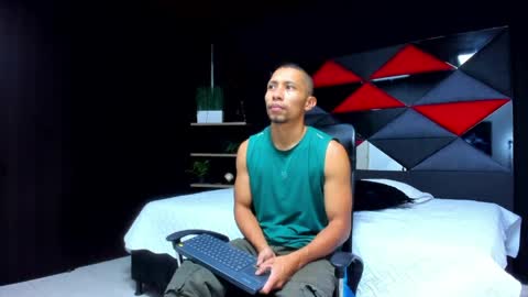 Snapshot of richar_voller chatting on May 2026 11:18:01 AM richar_voller online show from May 2026 11:18:01 AM