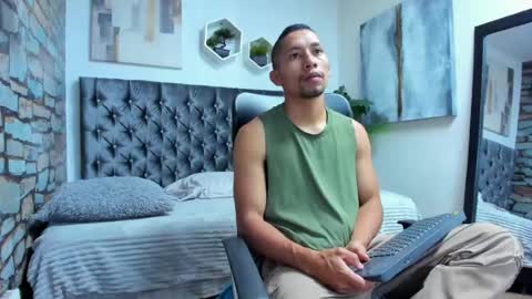 Snapshot of richar_voller chatting on May 2026 11:27:02 AM richar_voller online show from May 2026 11:27:02 AM