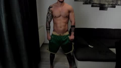 Snapshot of richarddarell chatting on September 2025 04:50:02 AM RichardDarell online show from September 2025 04:50:02 AM