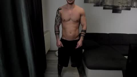 Snapshot of richarddarell chatting on November 2025 05:42:02 AM RichardDarell online show from November 2025 05:42:02 AM