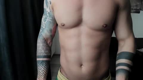 Snapshot of richarddarell chatting on April 2026 06:22:01 AM RichardDarell online show from April 2026 06:22:01 AM