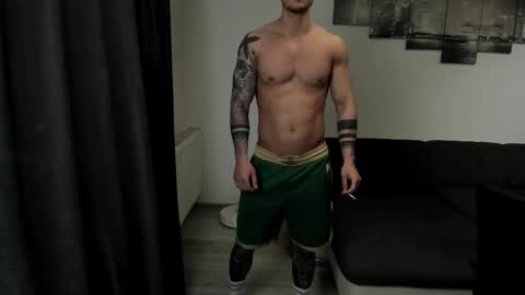 Snapshot of richarddarell chatting on April 2026 05:30:01 AM RichardDarell online show from April 2026 05:30:01 AM