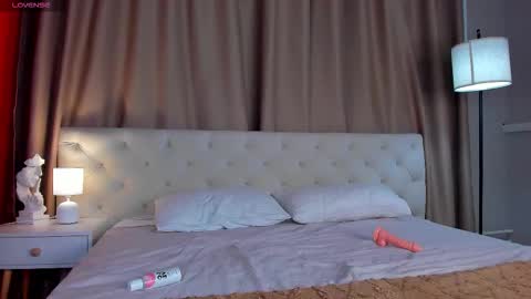 rihanna_walker online show from September 2025 12:12:01 AM