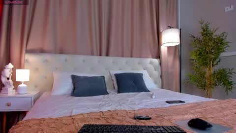 rihanna_walker online show from October 2025 01:49:01 AM