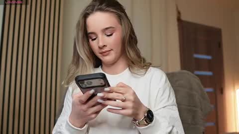 riley_reddd online show from March 2026 05:08:01 AM