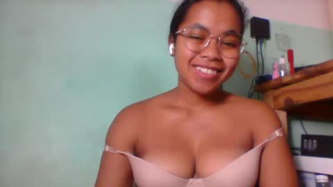 Snapshot of rinah856024 chatting on May 2026 06:13:01 PM rinah856024 online show from May 2026 06:13:01 PM