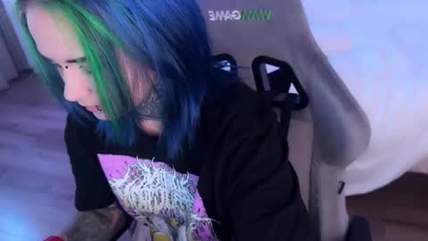   DianaBrite            fansl y online show from October 2025 01:42:02 PM