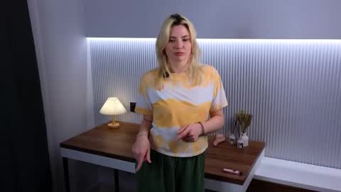 Sarah. online show from March 2026 05:06:01 PM