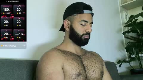 Snapshot of roa32sebas chatting on December 2024 05:08:01 PM SebasRoa online show from December 2024 05:08:01 PM