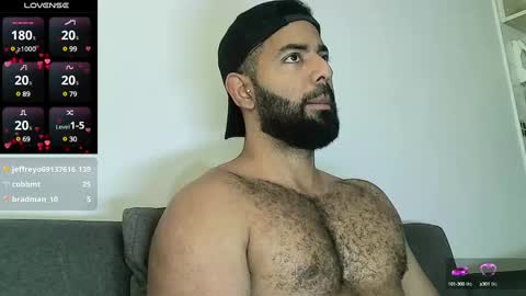 Snapshot of roa32sebas chatting on January 2025 06:49:01 PM SebasRoa online show from January 2025 06:49:01 PM