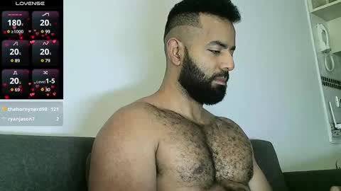 Snapshot of roa32sebas chatting on January 2025 06:54:02 PM SebasRoa online show from January 2025 06:54:02 PM