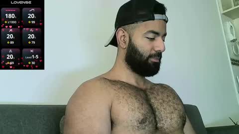 Snapshot of roa32sebas chatting on January 2025 02:28:01 PM SebasRoa online show from January 2025 02:28:01 PM