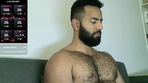 Snapshot of roa32sebas chatting on January 2025 06:20:02 PM SebasRoa online show from January 2025 06:20:02 PM