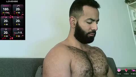 Snapshot of roa32sebas chatting on March 2025 01:43:02 PM SebasRoa online show from March 2025 01:43:02 PM