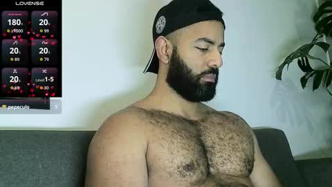 Snapshot of roa32sebas chatting on September 2025 05:23:01 PM SebasRoa online show from September 2025 05:23:01 PM