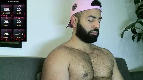 Snapshot of roa32sebas chatting on September 2025 04:52:02 PM SebasRoa online show from September 2025 04:52:02 PM