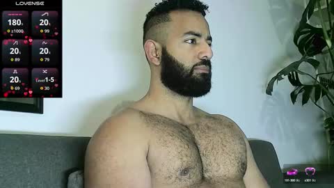 Snapshot of roa32sebas chatting on September 2025 04:45:02 PM SebasRoa online show from September 2025 04:45:02 PM