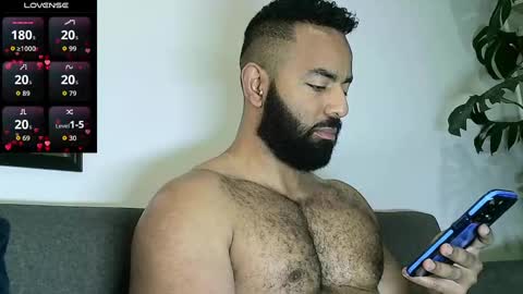 Snapshot of roa32sebas chatting on October 2025 04:41:01 PM SebasRoa online show from October 2025 04:41:01 PM