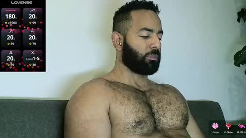 Snapshot of roa32sebas chatting on November 2025 03:24:01 PM SebasRoa online show from November 2025 03:24:01 PM