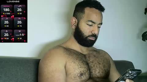 Snapshot of roa32sebas chatting on November 2025 04:29:02 PM SebasRoa online show from November 2025 04:29:02 PM