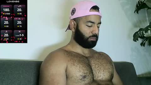 Snapshot of roa32sebas chatting on November 2025 03:56:02 PM SebasRoa online show from November 2025 03:56:02 PM