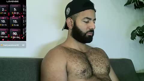 Snapshot of roa32sebas chatting on December 2025 02:44:02 PM SebasRoa online show from December 2025 02:44:02 PM