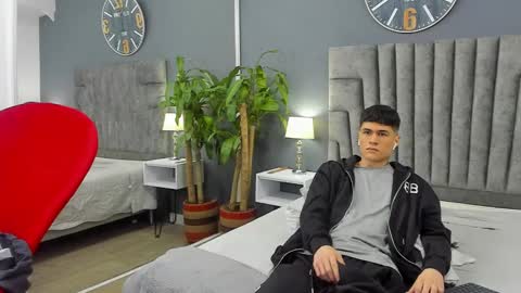 Roan Birkin online show from February 2025 01:22:01 AM