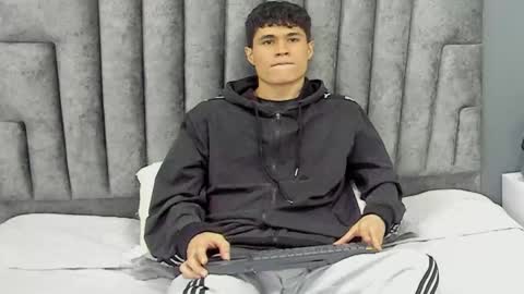 Roan Birkin online show from March 2025 01:21:01 AM