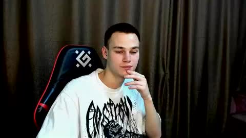 robert10211 online show from December 2025 08:30:01 AM