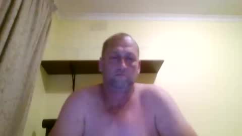 robert69huge online show from April 2026 04:59:01 PM